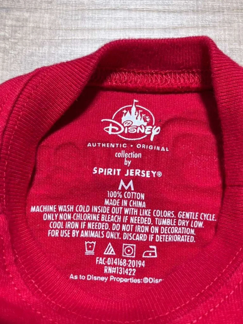 Disney Walt Disney World Dog Spirit Jersey Mickey Christmas‎ Print Size M Red